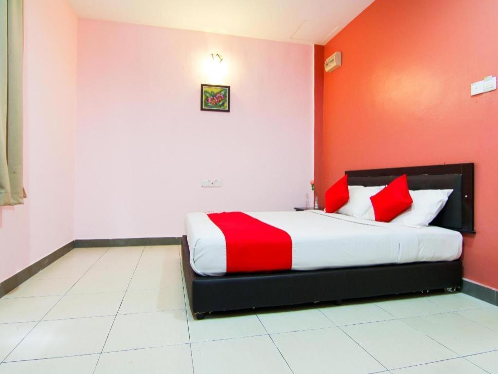 Oyo 11343 Hotel Putra Iskandar Seri Iskandar Εξωτερικό φωτογραφία